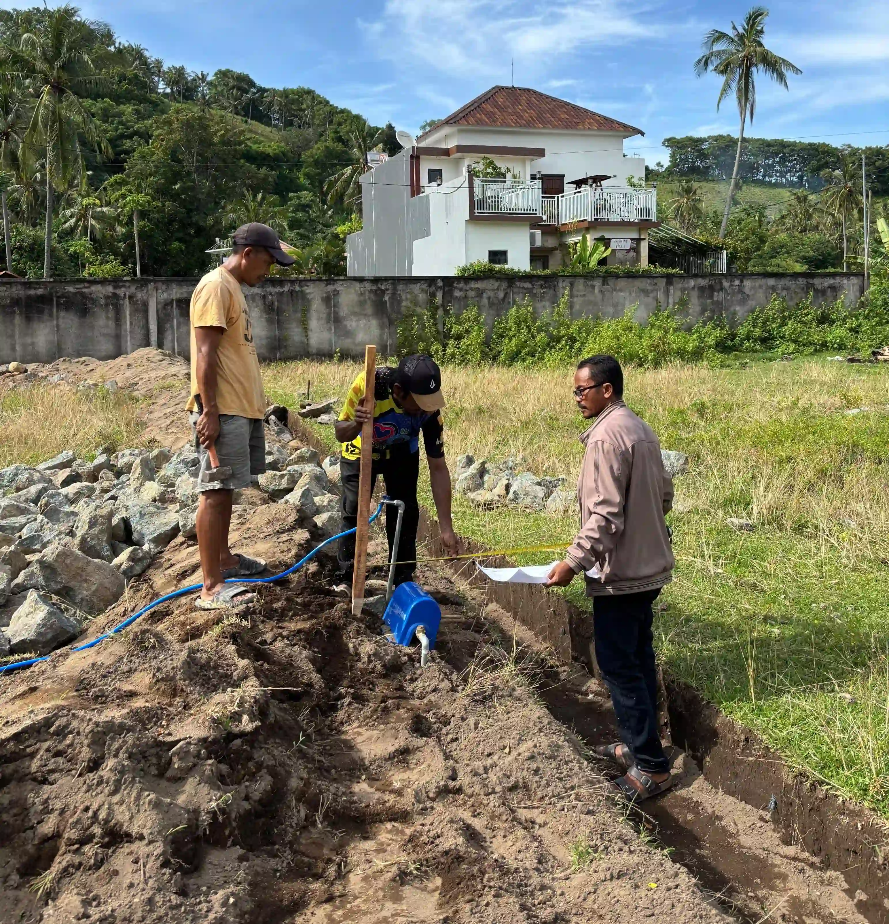 Desain rumah klasik bergaya kolonial oleh Darawa Studio